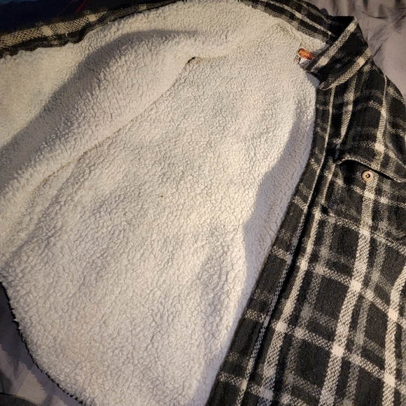 wool vest - Picture 2 of 3